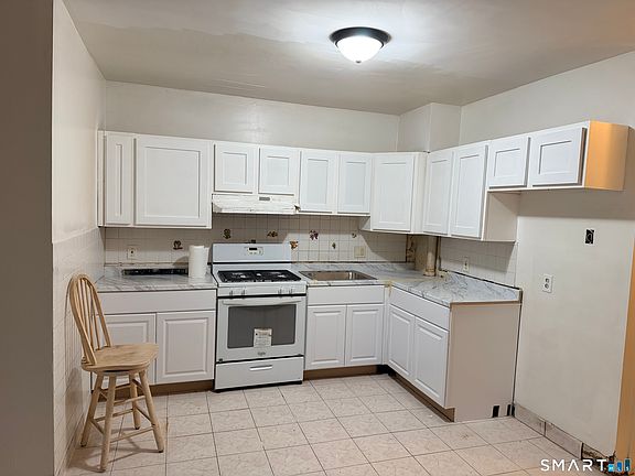 4th image of 356 Wethersfield Avenue