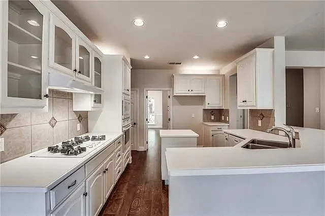 5205 Sandstone Ln — Photo 2