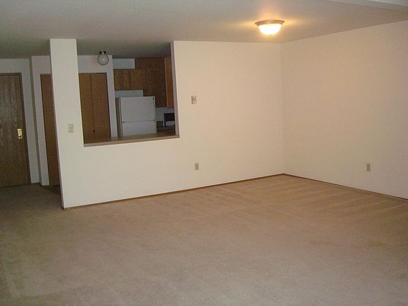 2nd image of 4219 7th Ave NE APT 202
