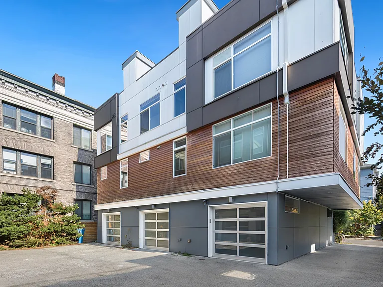 209 13th Ave E — Photo 20