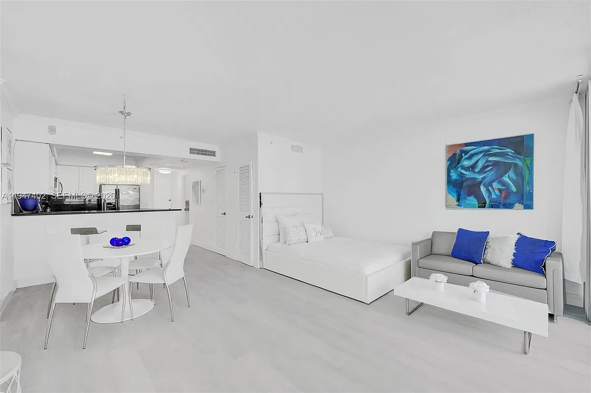 Building Photo - 2501 S Ocean Dr #905