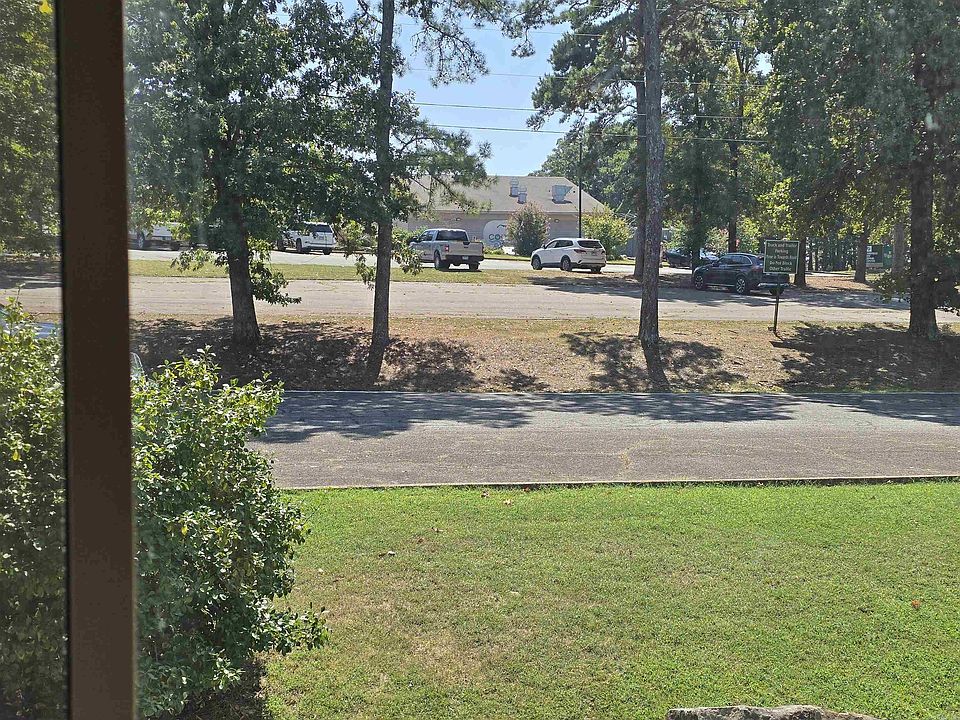 1st image of 104 Chelsea Dr