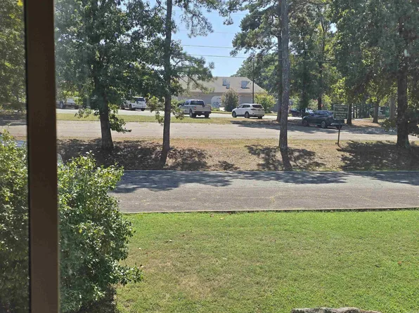 104 Chelsea Dr, Fairfield Bay, AR 72088