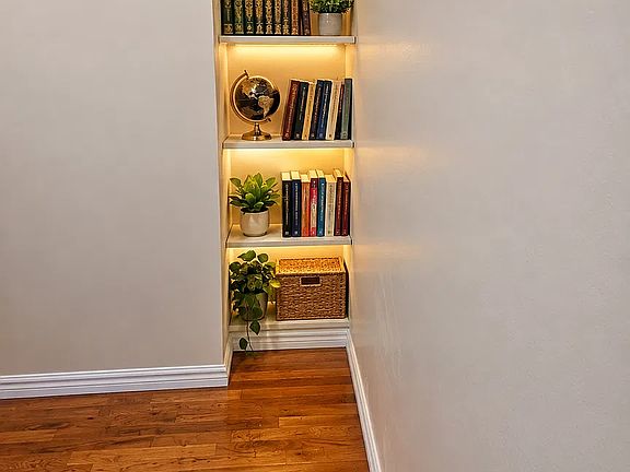 5th image of 1014 40th St #2F