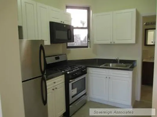 Rented by Sovereign Associates | media 11