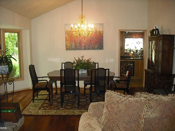 5th image of 48932 Golden Oaks Ln