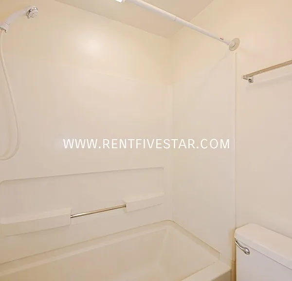 38 Rutgers St — Photo 13