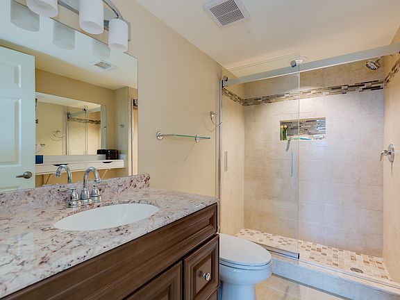 3rd image of 500 Burton Dr #1403