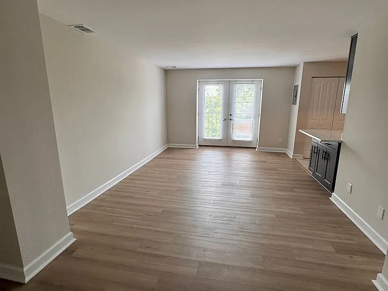 5630 Pershing Ave #33 — Photo 7