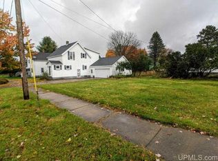 718 N 6th Ave, Iron River, MI 49935
