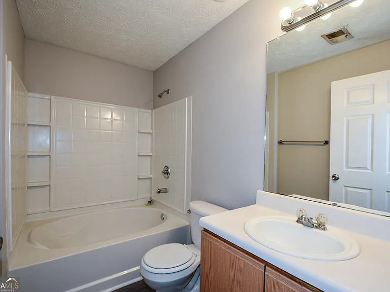 7302 Fairington Village Dr — Photo 26
