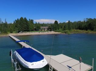 06995 Birdland Dr, Charlevoix, MI 49720