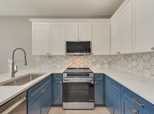 209 Cimarron Trl APT 6, Irving, TX 75063