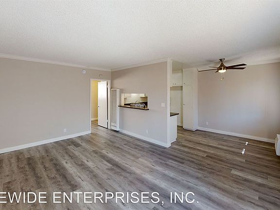 5th image of 21909 Saticoy St APT 22