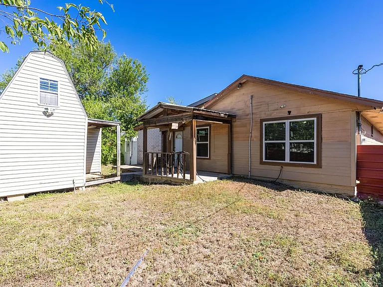 2407 Hidden Valley Dr — Photo 22