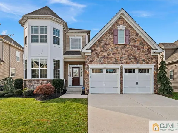8 Michelangelo Dr S, Monmouth Junction, NJ 08852