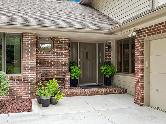 2nd image of 3301 Valley Ridge Ct
