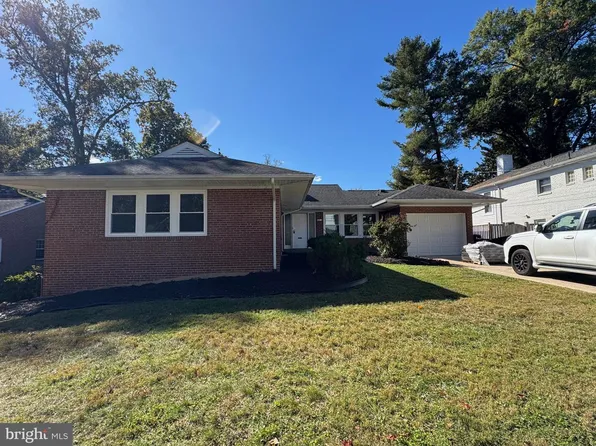 5612 Namakagan Rd, Bethesda, MD 20816