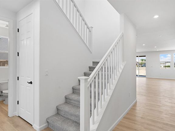 5th image of 1105 Aldersgate Drive