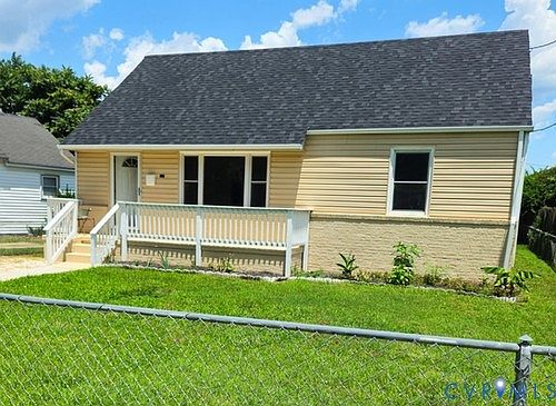 3rd image of 1217 Arlington St
