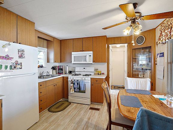 5th image of 24B Janice Ave