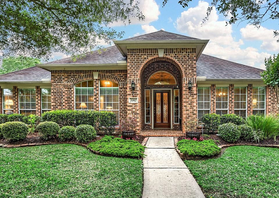 1st image of 2387 Golden Shores Ln