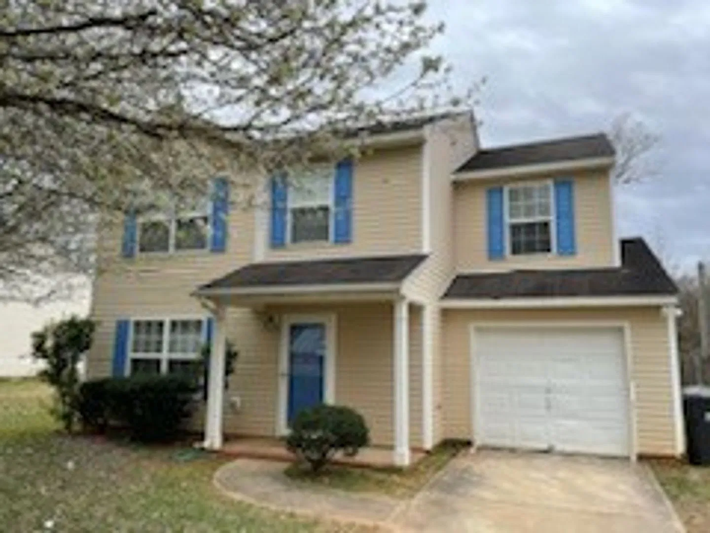 Beautiful 4-Bedroom Home in North Charlotte — Photo 2