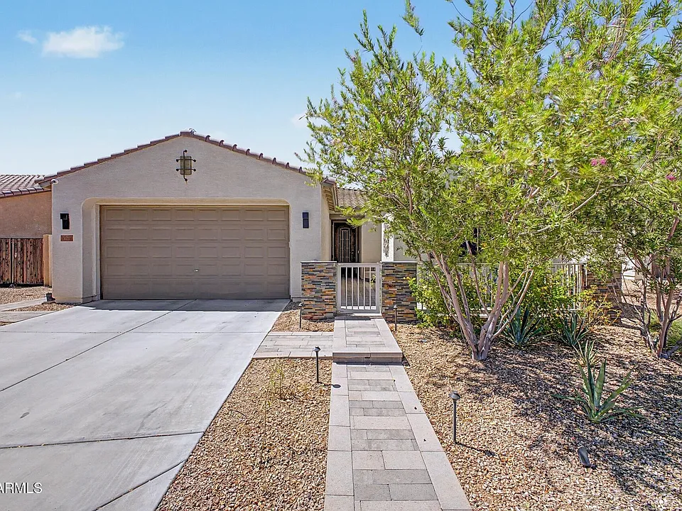 9020 S 41st Gln