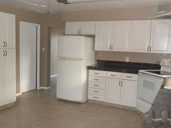5th image of 2106 W Montebello Ave