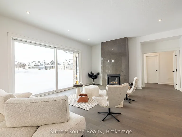 116 Laurens Ln — Photo 8