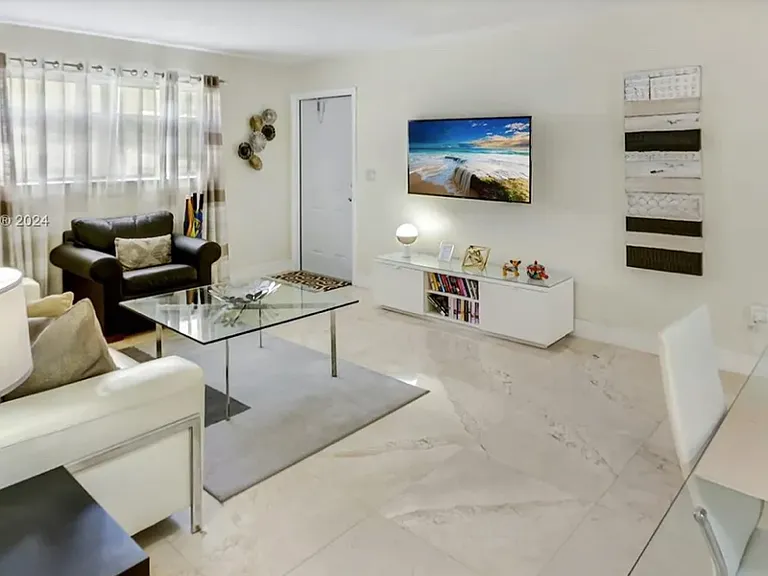 Shared Living Room / Dining area