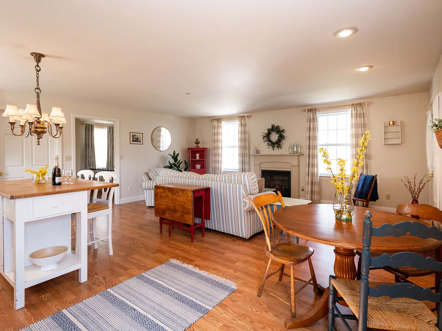 1 bed, 675 sqft, $2,400 — Photo 3