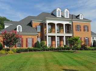 18633 Woodburn Rd, Leesburg, VA 20175