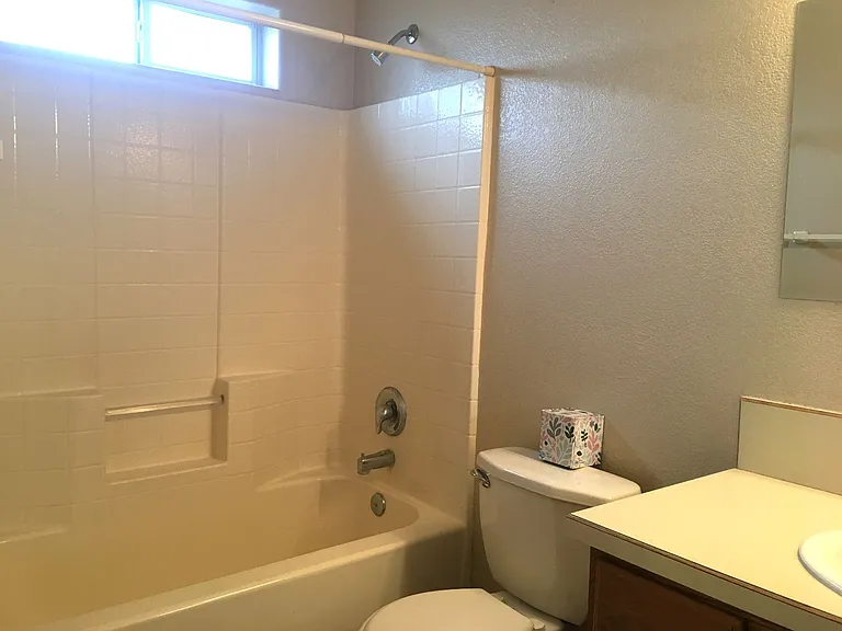 9815 S Phoenix Dr — Photo 8