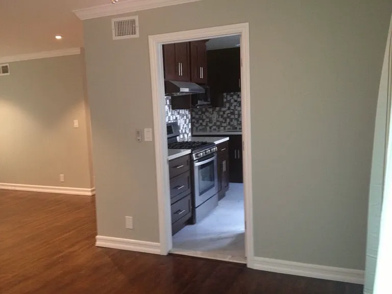 2225 Chapala St — Photo 8