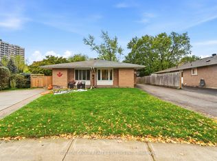 1916 Reiss Ct, Mississauga, ON L5J3S3