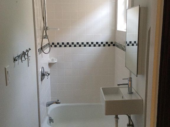 4th image of 2-120 Virginia Ave #2