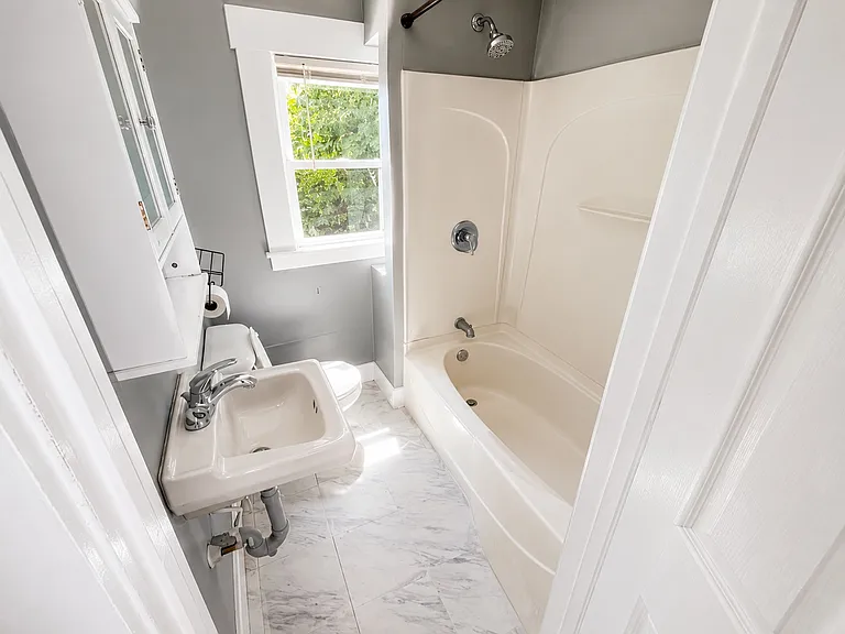 60 Pearl St #3 — Photo 7