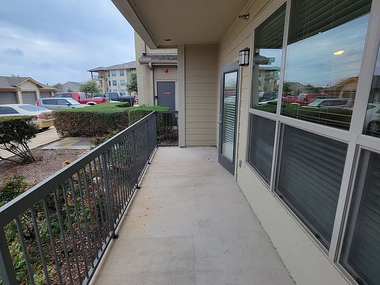 Sundance Pkwy — Photo 23