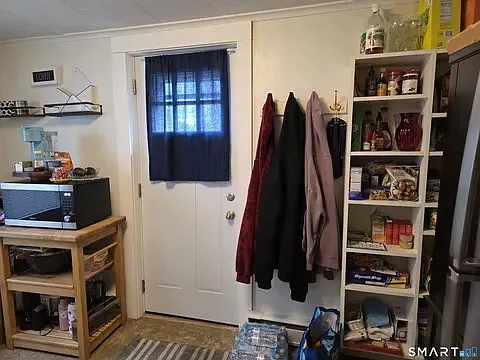2 bed, 1000 sqft, $1,550 — Photo 3