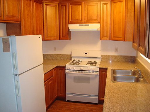 3rd image of 3114-16 42nd St