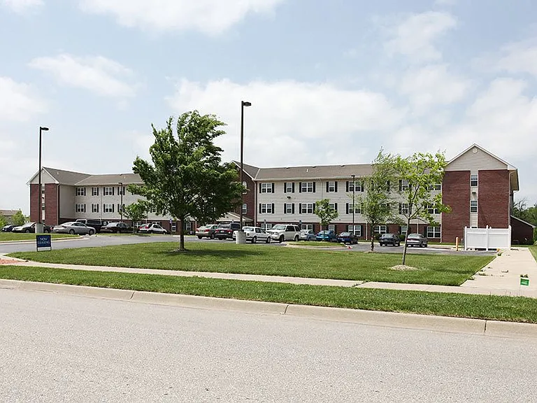Wyndam Place Senior Residence - Lawrence — Photo 13