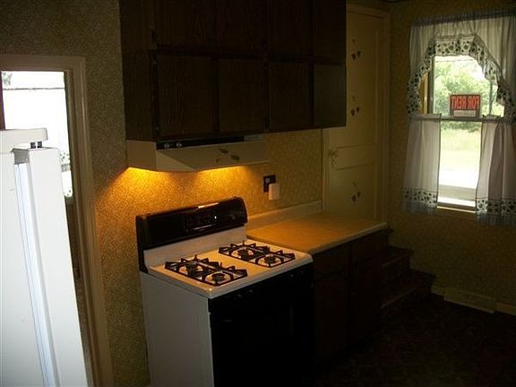 STOVE RANGE/OVEN