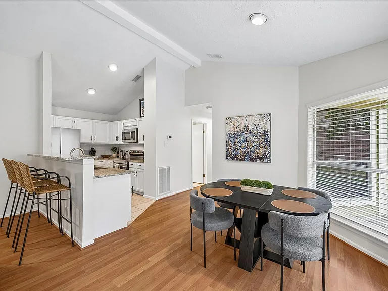30 Camberwell Ct — Photo 6