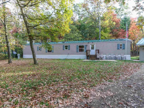 N130 Pine Ln, Waupaca, WI 54981