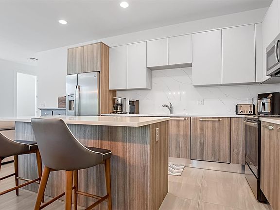 5th image of 1037 NE 34th Court #1037