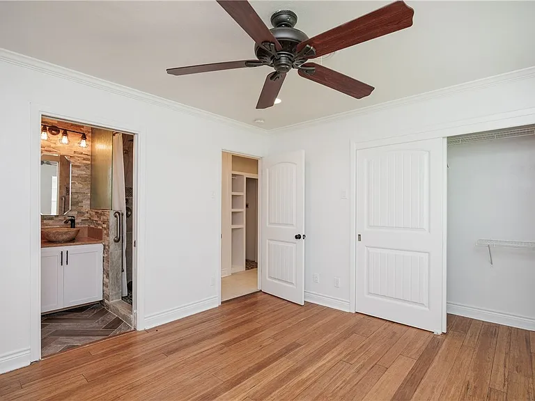 830 Crestview Dr — Photo 23