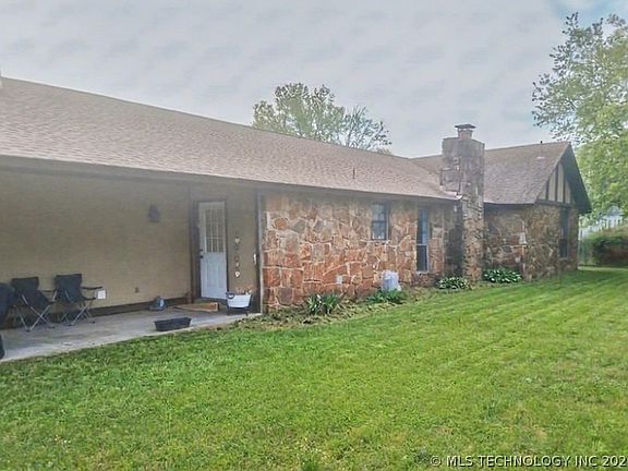 3rd image of 602 S Powell Ave