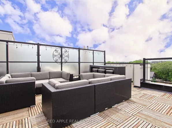 600 Alex Gardner Cir Unit 110, Aurora, ON L4G 3G5