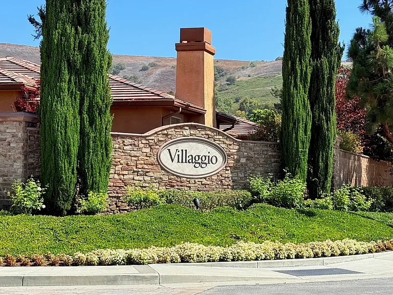 19921 Calabria Ct — Photo 34